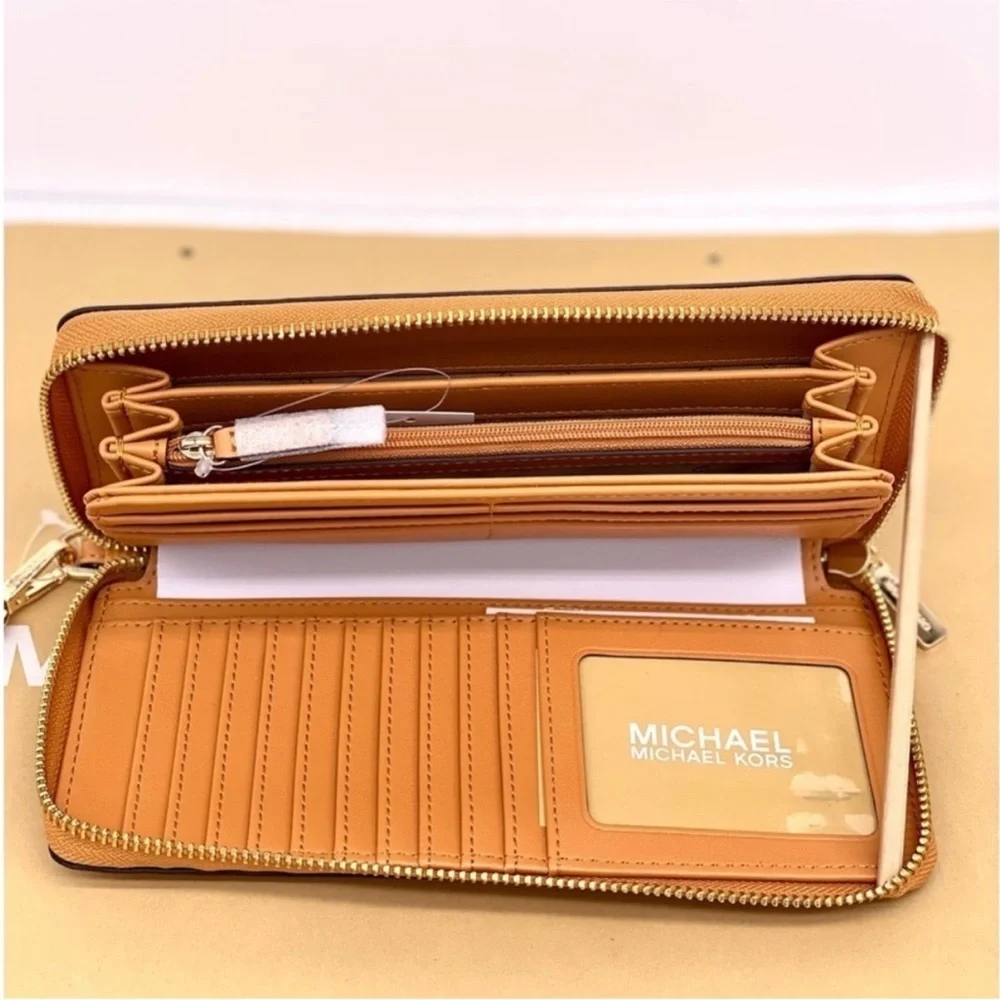 Michael Kors elegant camel